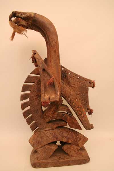 Bambara(tji-wara), d`afrique : Mali., statuette Bambara(tji-wara), masque ancien africain Bambara(tji-wara), art du Mali. - Art Africain, collection privées Belgique. Statue africaine de la tribu des Bambara(tji-wara), provenant du Mali., 1048/4012.Ancien cimier zoomorphe Bambara porté par les membres de la société TJIWARA.Ils étaient portés lors des cérémonies agricoles à l